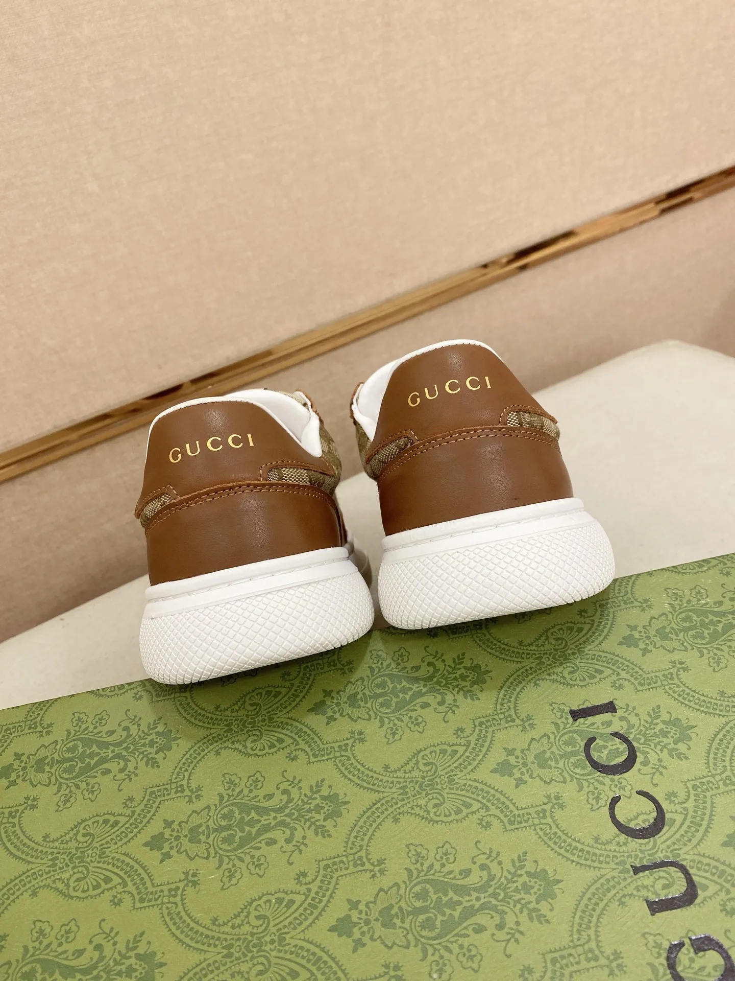 Men's clothing and shoes💰 440💰🇮🇹🇮🇹GUCCI🔍🔍New models are on sale at the same time at counters, uppers🇮🇹 Italian imported first-layer cowhide, fully imported sheepskin lining💪💪, completely 1⃣️ to 1 ⃣️Re-engraved🇮🇹💪💪, ⚠Sole: The original sole is specially provided by the original factory, the exclusive movable molded sole is super comfortable, ⚠The original factory follows the order, 🔍🔍high quality, you can enter and exit the counter at will, welcome to compare⚠. Code number:38-44
